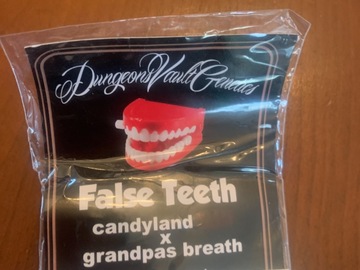 Sell: False teeth