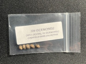 Sell: 104 Diamonds - Strayfox Gardenz (5 Regular Seeds)