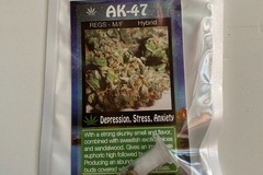 Venta: 8 REGULAR M/F AK47 SEEDS